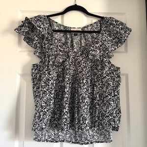 Universal Thread Womens Large Black White Floral Smocked Ruffle Cap Sleeve Top